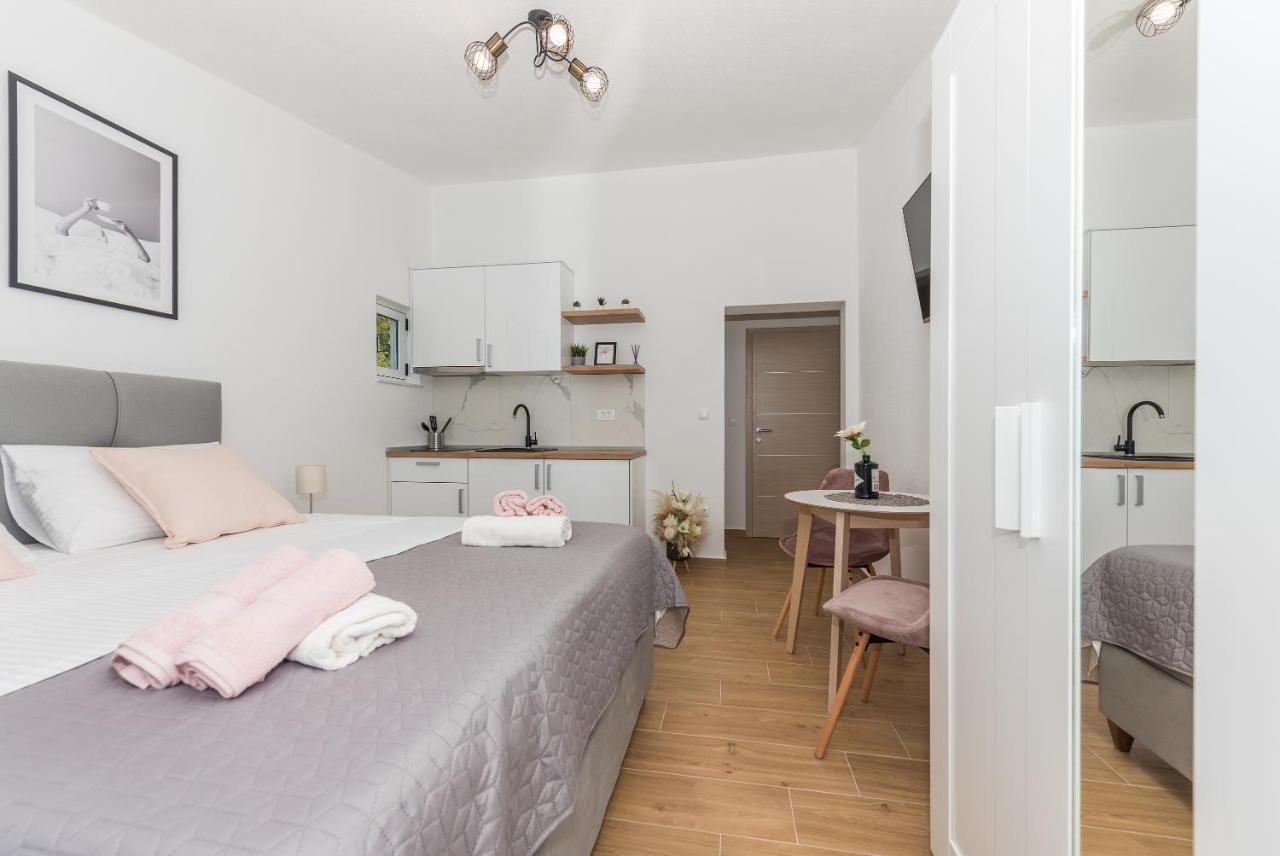 Milka Apartments Макарска Экстерьер фото