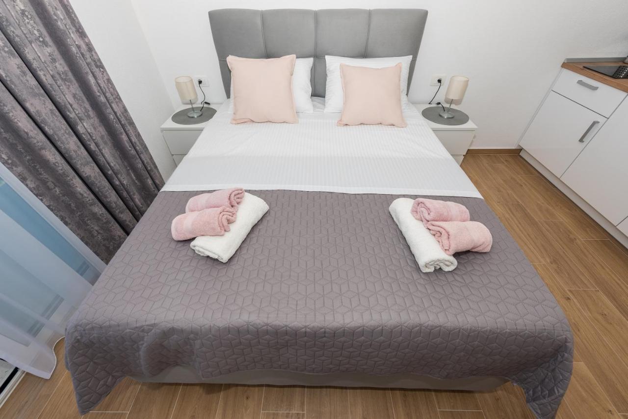 Milka Apartments Макарска Экстерьер фото