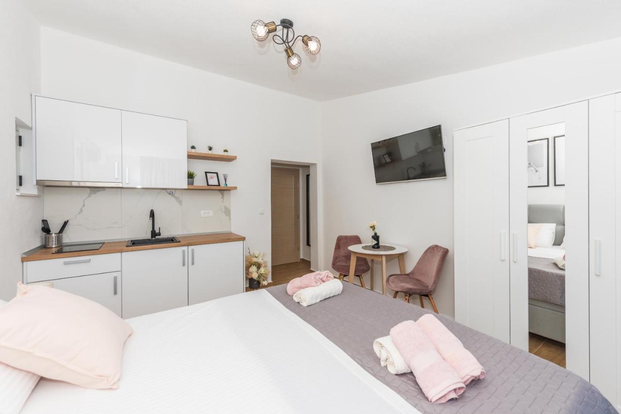Milka Apartments Макарска Экстерьер фото
