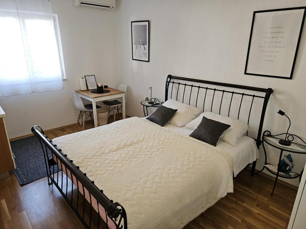 Milka Apartments Макарска Экстерьер фото